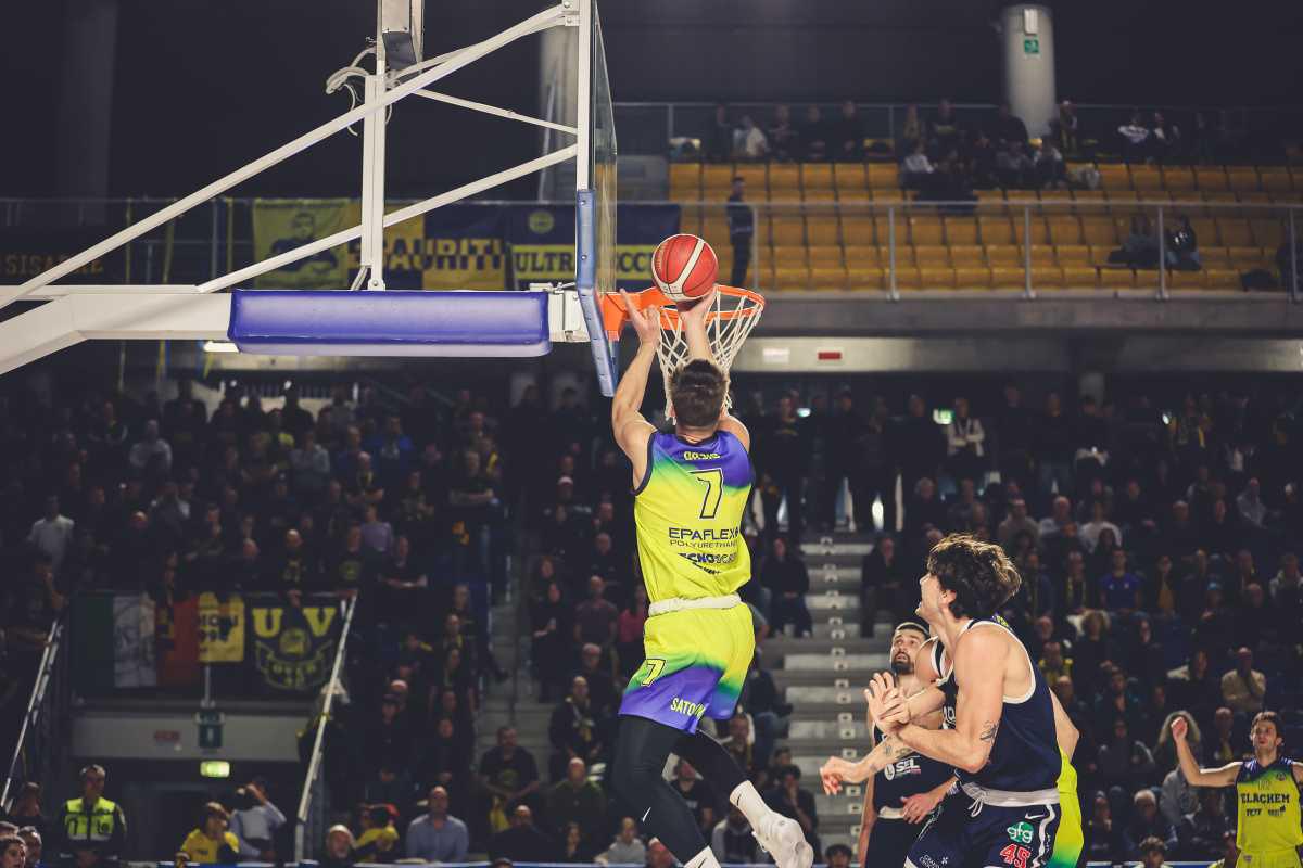 Delirio Vigevano: Fabo Herons Montecatini è battuta 94-85 Delirio Vigevano: Fabo Herons Montecatini è battuta 94-85