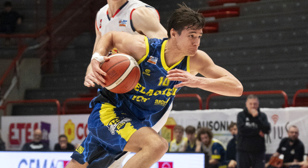 Prenotate un posto per la trasferta di Vicenza di domenica 18 gennaio Prenotate un posto per la trasferta di Vicenza di domenica 18 gennaio