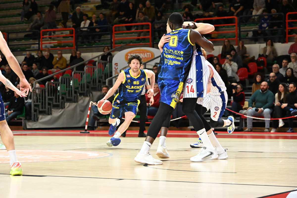 Mazzantini: "Pubblico fantastico, adesso continuiamo ad allenarci in questo modo" Mazzantini: "Pubblico fantastico, adesso continuiamo ad allenarci in questo modo"