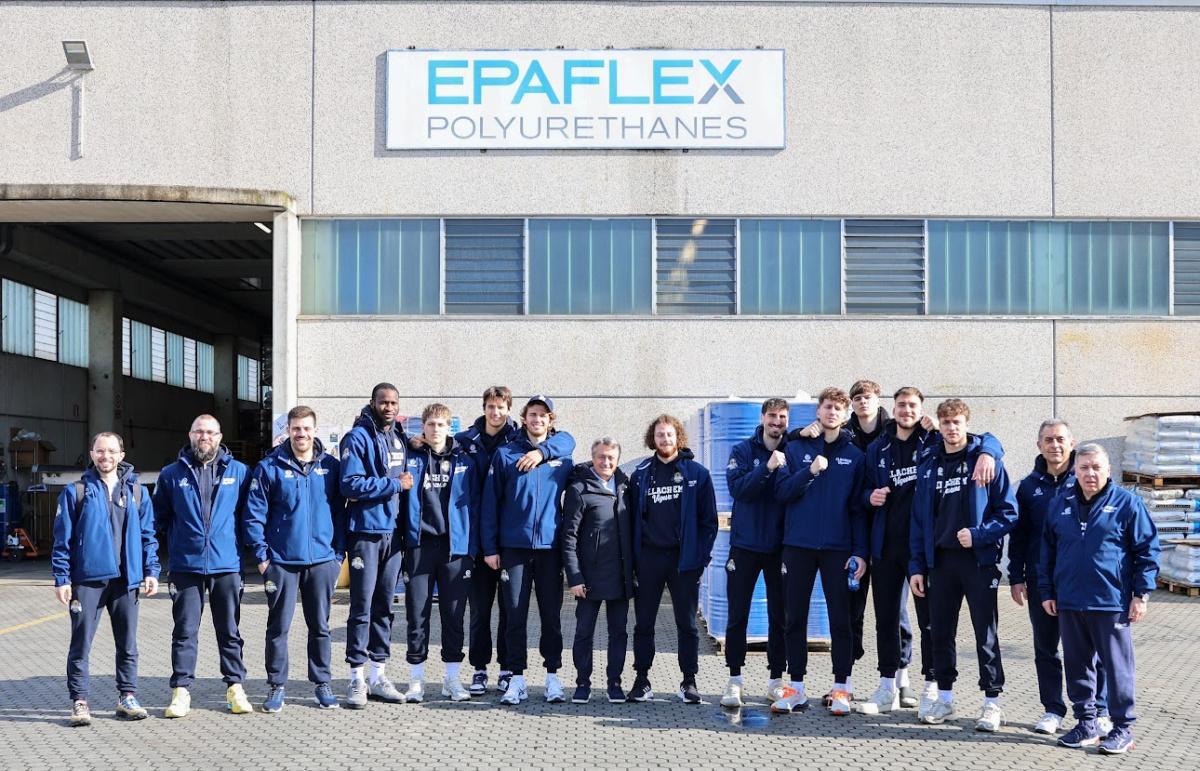 Tutta la squadra in visita a "Epaflex", compagna di avventura della ELAchem 