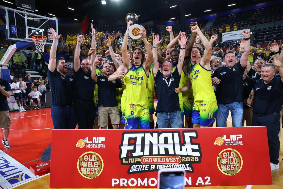 SIAMO IN SERIE A2! ROMA BATTUTA 71-67, L'IMPRESA E' COMPIUTA SIAMO IN SERIE A2! ROMA BATTUTA 71-67, L'IMPRESA E' COMPIUTA