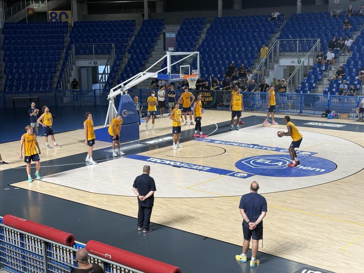 La video sintesi della prima giornata di allenamento al palaELAchem