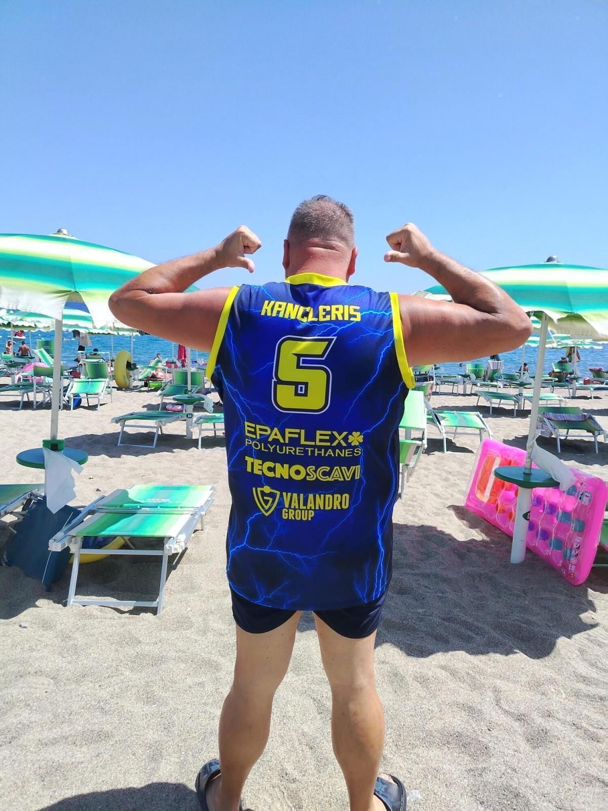 Ancora foto da tutto il mondo per l'estate gialloblu!