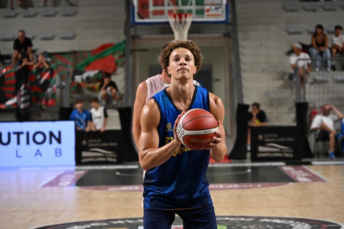 Omegna si aggiudica il “Memorial Bertolazzi”: Vigevano 1955 battuta 80-69 Omegna si aggiudica il “Memorial Bertolazzi”: Vigevano 1955 battuta 80-69