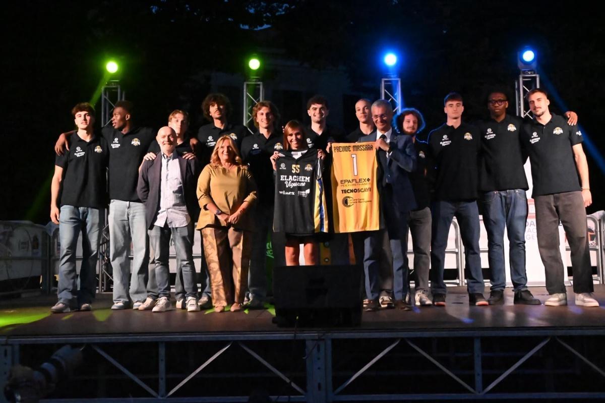 Il calore della gente scalda la festa al Castello: Vigevano 1955 lancia la nuova stagione