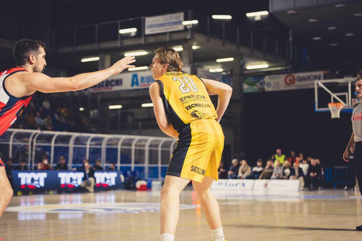 Vigevano 1955 ritrova la difesa e batte Forlì 79-74