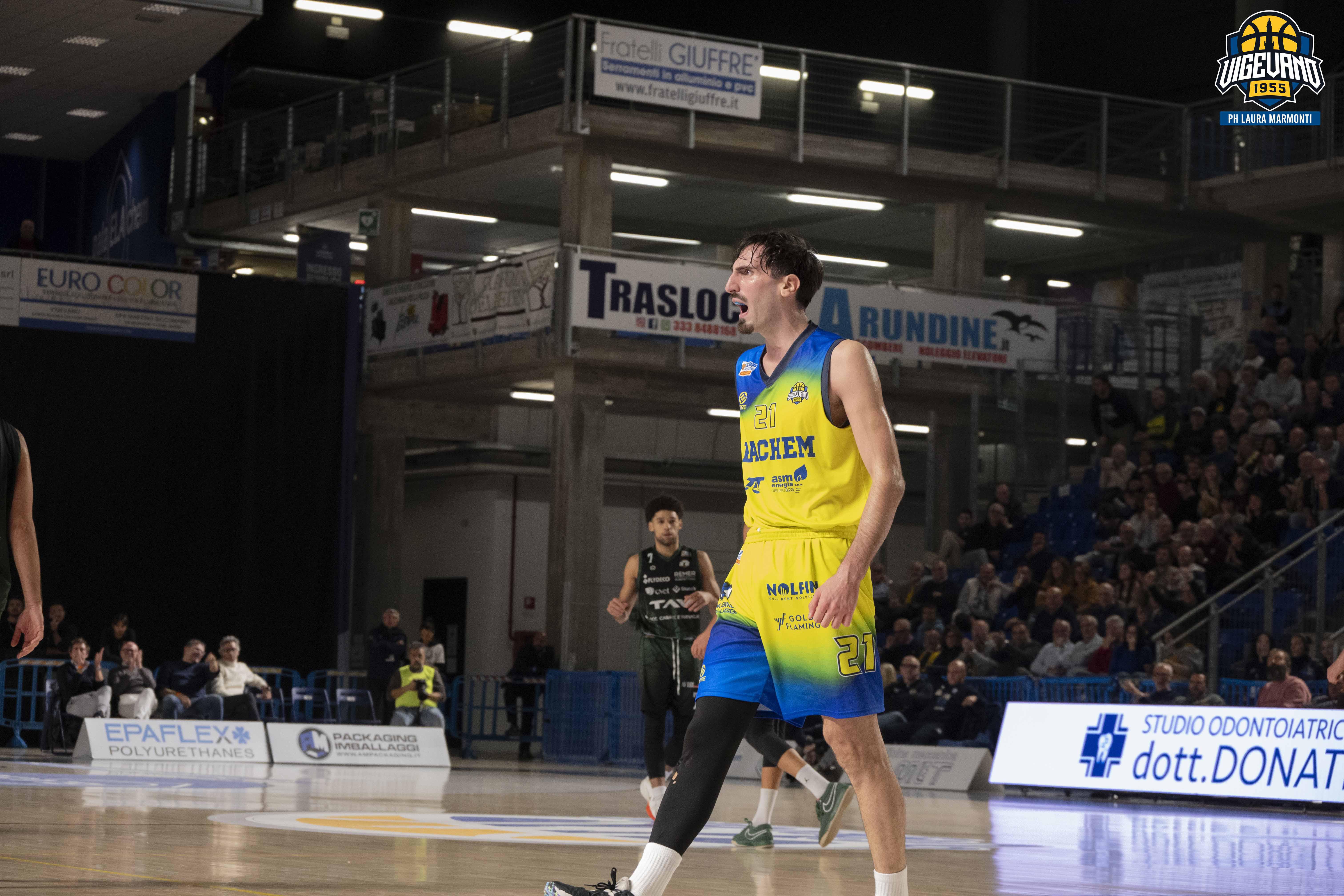 Lo scugnizzo Verazzo esulta