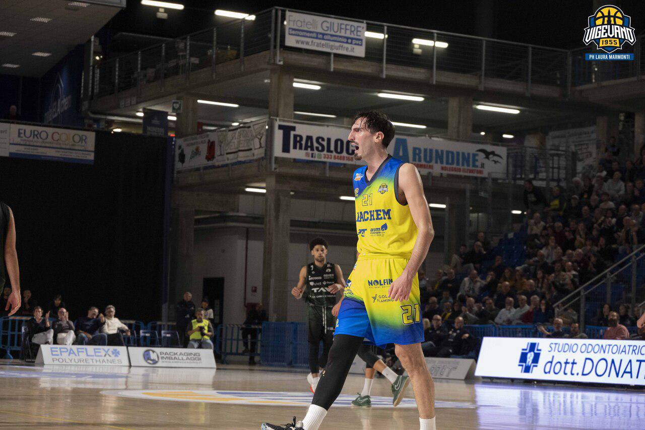 Lo scugnizzo Verazzo esulta