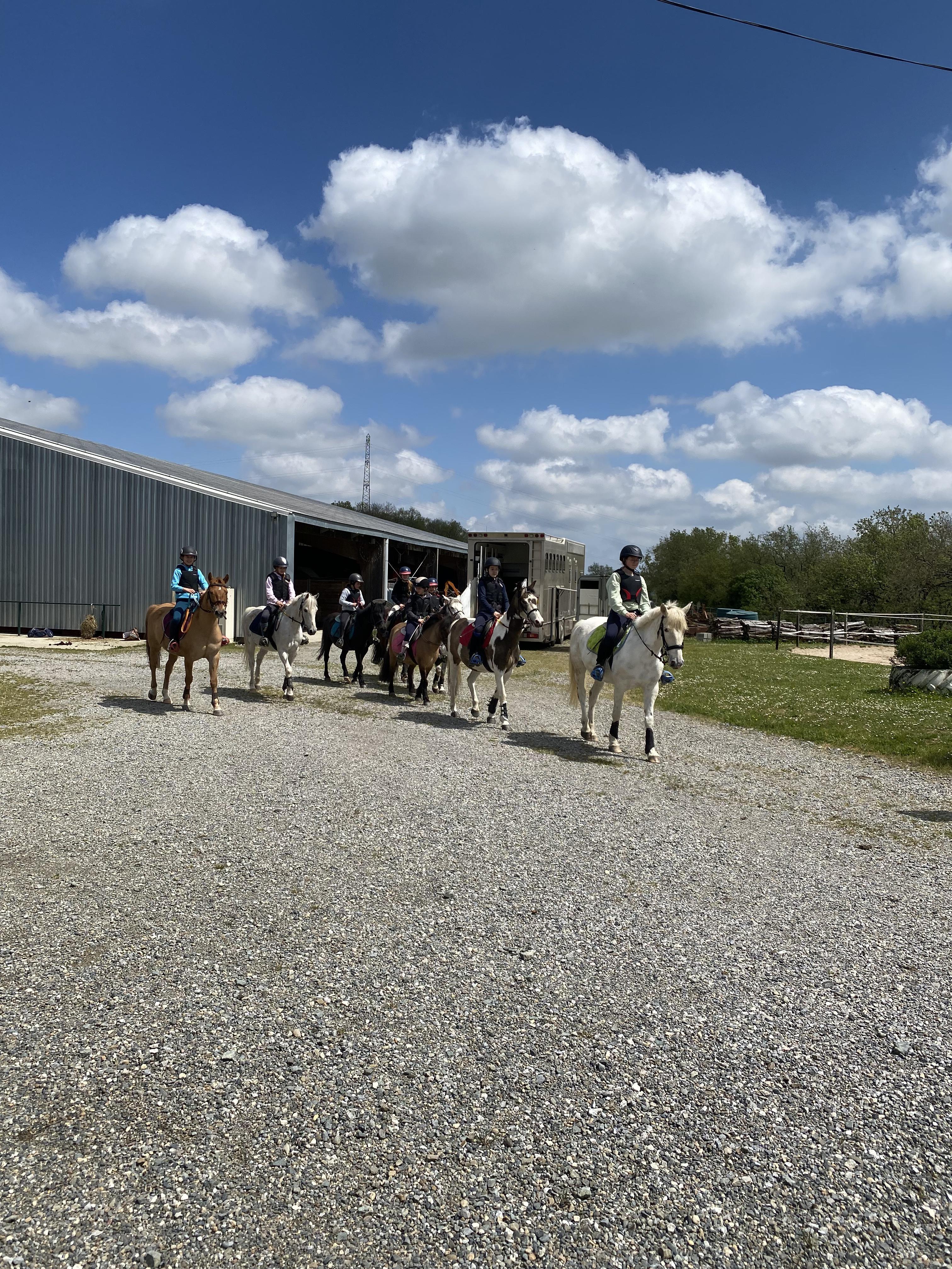 Départ d’une randonnée à cheval