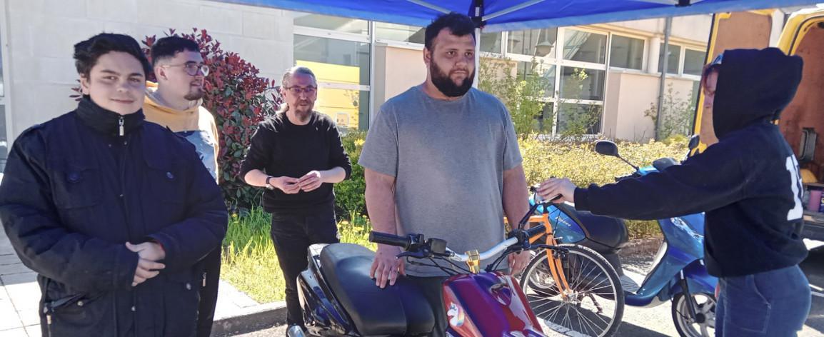 Atelier Jeunes m'activ' : Réparation 2 roues ! 