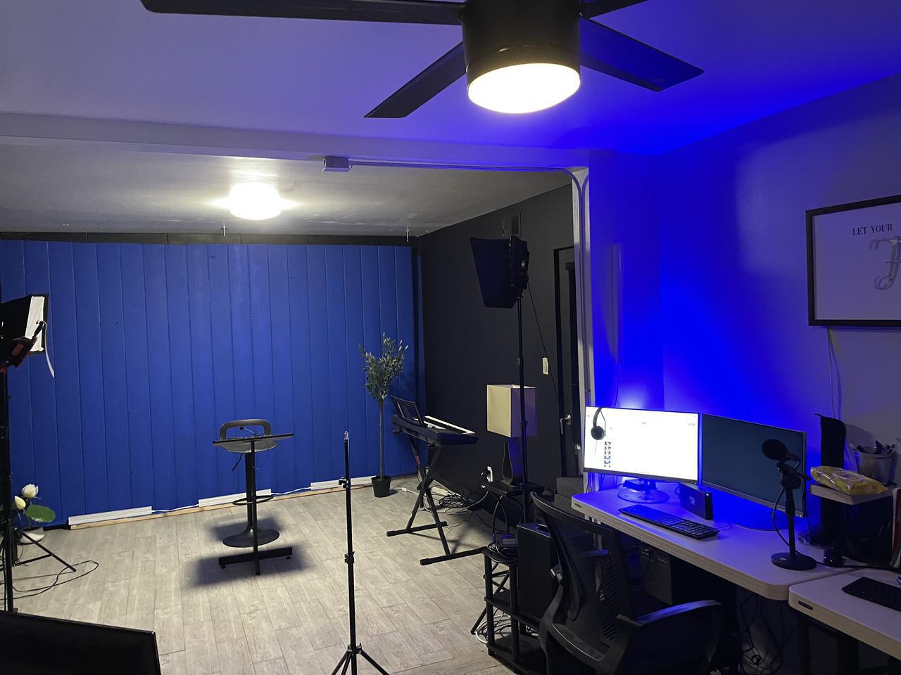 A9EC787B-F259-41F5-9FDF-7308AD741FDA