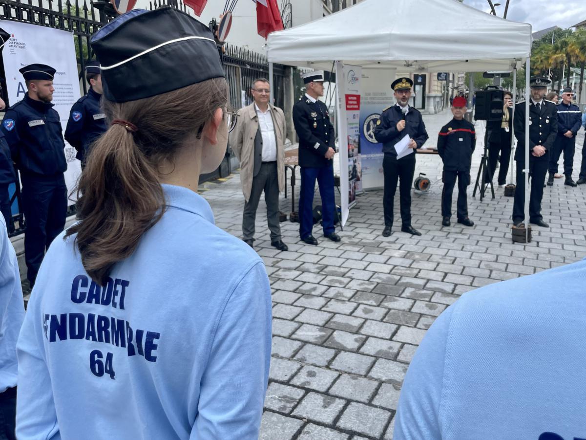 Les cadets à l'honneur dans une exposition en préfecture, "Pour votre sécurité, les jeunes s'engagent"