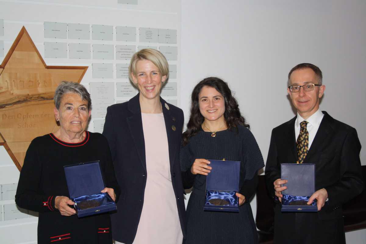 Eva Ehrlich, Rabbiner Tom Kučera und Celeste Schuler erhalten Ehrungen für Engagement für liberales Judentum