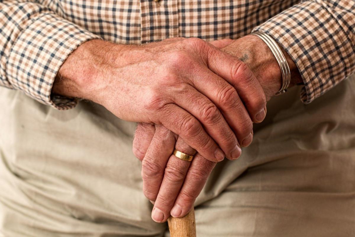 Garantie dépendance: la FFA et la FNMF proposent de l’inclure dans le contrat santé