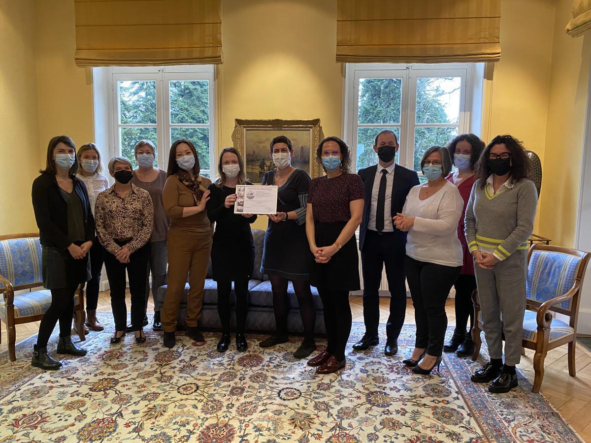 Remise du label Cap’Handéo « Entreprise engagée auprès de ses salariés aidants » au groupe Pierre Fabre Remise du label Cap’Handéo « Entreprise engagée auprès de ses salariés aidants » au groupe Pierre Fabre