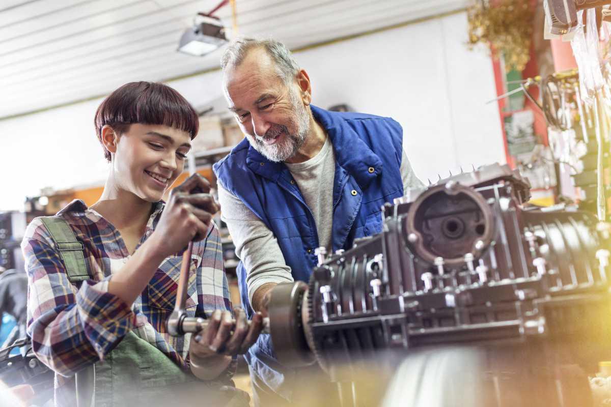 Contrats d'apprentissage: la baisse des prises en charge décalée en septembre Contrats d'apprentissage: la baisse des prises en charge décalée en septembre