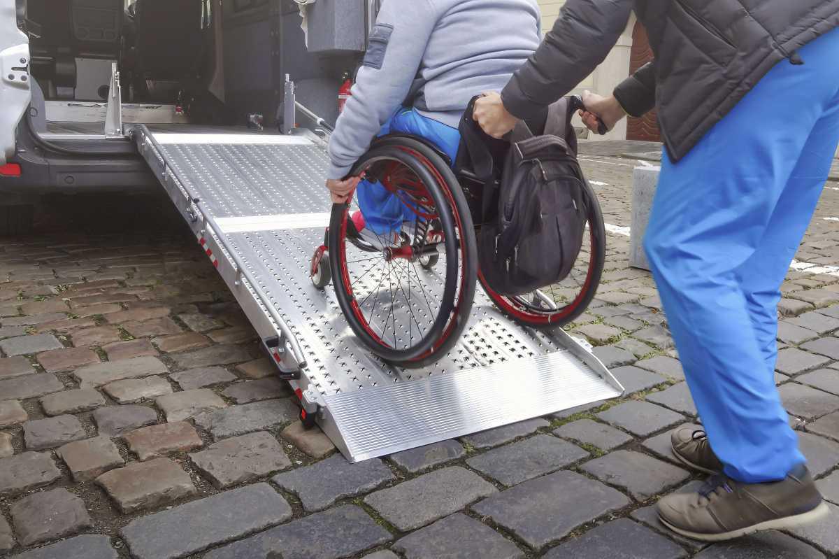 Fauteuils roulants: l’entrée en vigueur de la réforme confirmée au 1er décembre pour les assurés en C2S Fauteuils roulants: l’entrée en vigueur de la réforme confirmée au 1er décembre pour les assurés en C2S