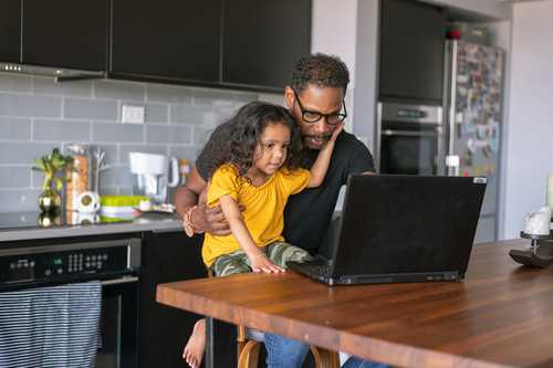 L’action sociale HCR Bien-être : un filet de sécurité pour les salariés des Hôtels, Cafés et Restaurants (HCR) L’action sociale HCR Bien-être : un filet de sécurité pour les salariés des Hôtels, Cafés et Restaurants (HCR)