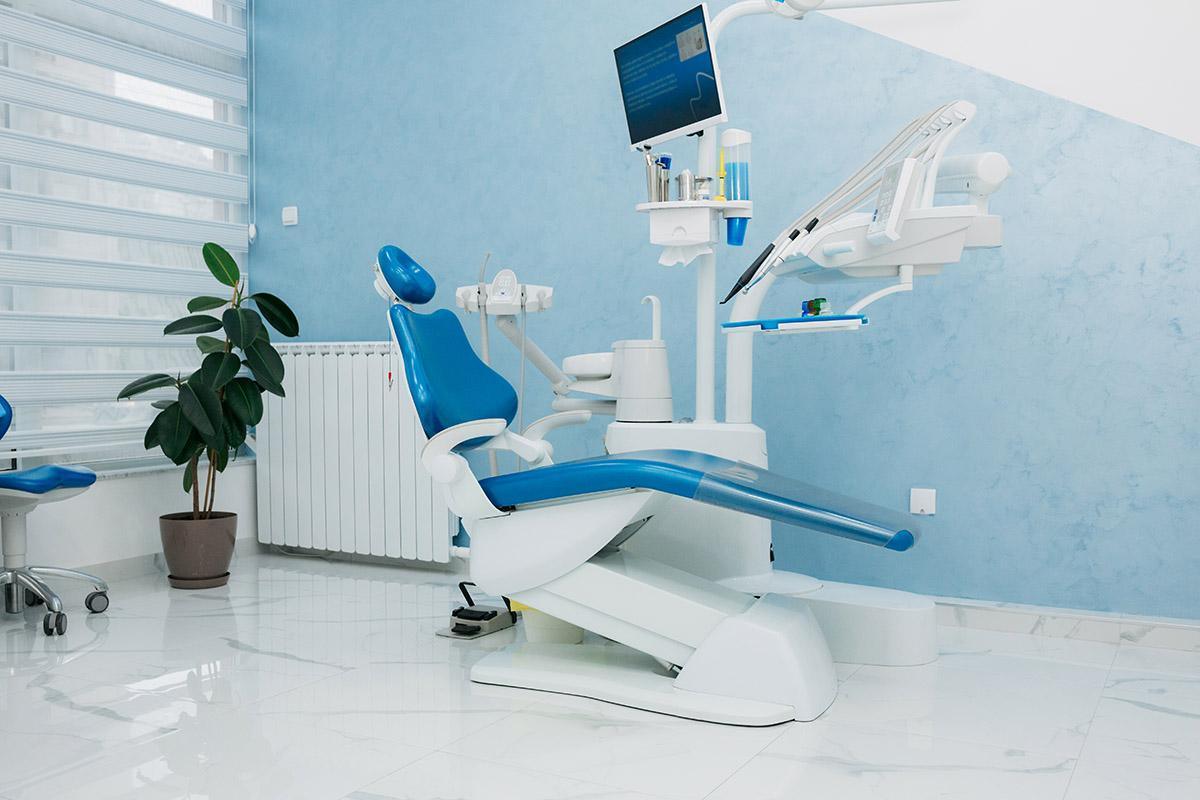 Chirurgiens-dentistes: la DGCCRF pointe des insuffisances dans l’information des patients Chirurgiens-dentistes: la DGCCRF pointe des insuffisances dans l’information des patients