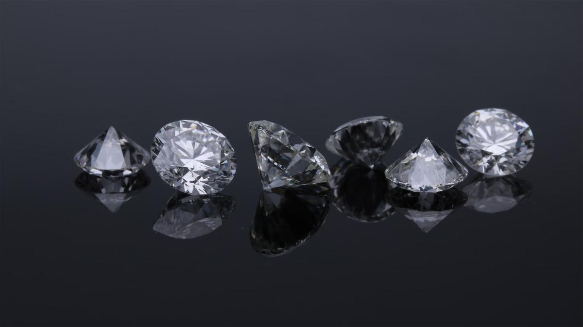 Volatilidad en el Mercado de Diamantes: De retorno estable a inestabilidad