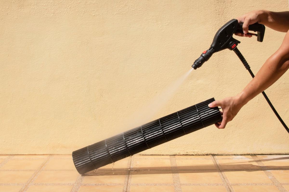 Air conditioning: How It Works And The Early Signs Of Common Problems Air conditioning: How It Works And The Early Signs Of Common Problems