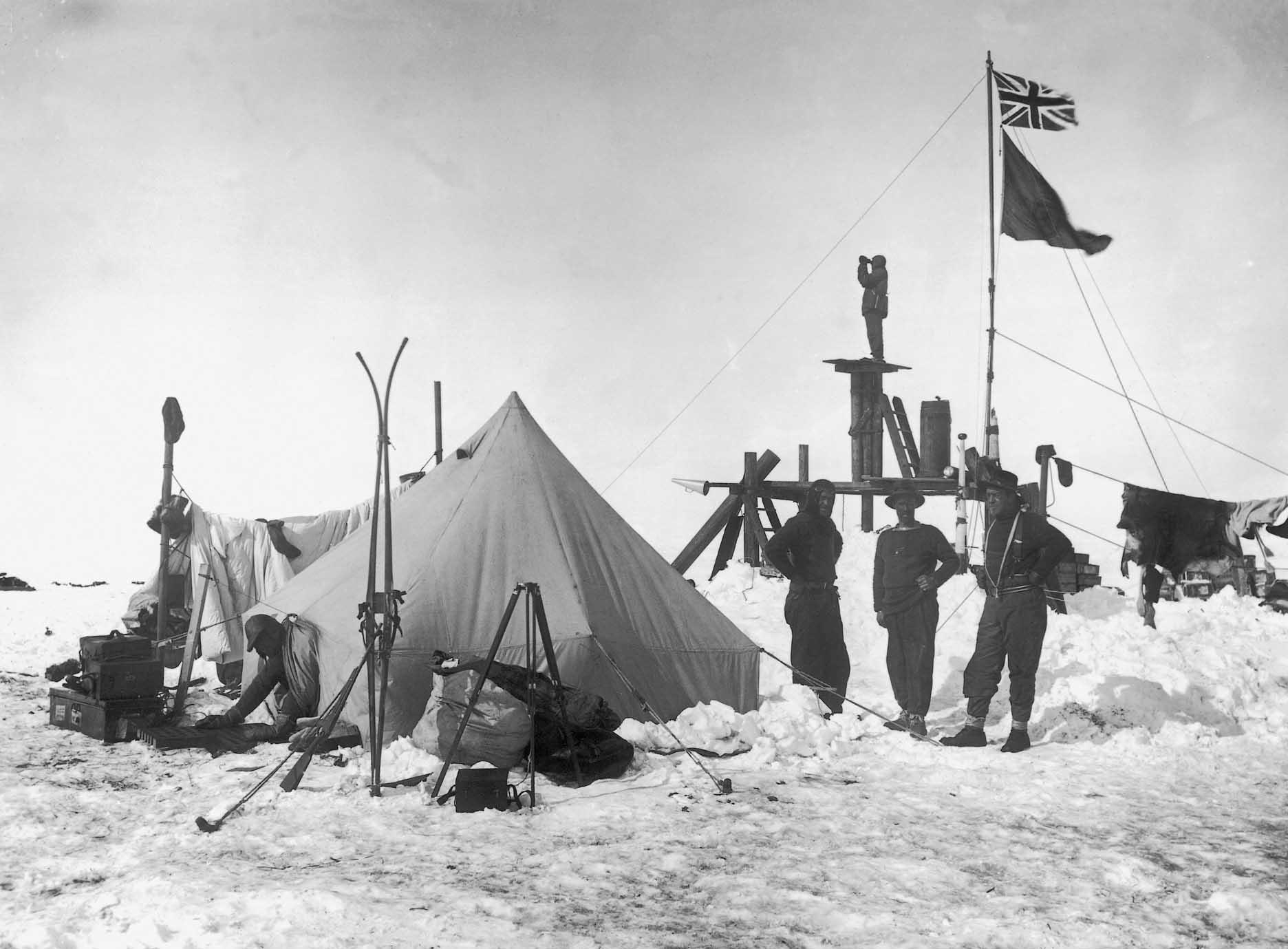 Pese a todos nuestros esfuerzos hemos tenido que volver a montar el campamento