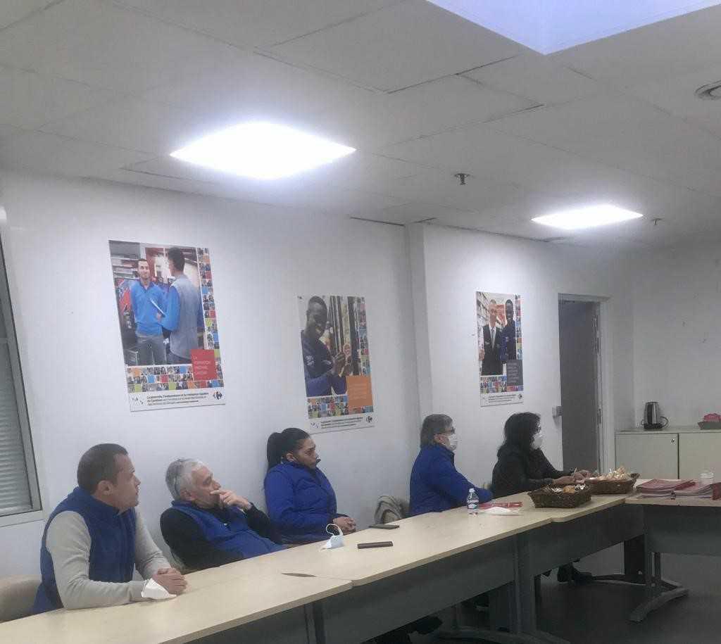 Le syndicat LG et franchisés FO Carrefour informe les salariés du magasin d'Ivry-sur-Seine