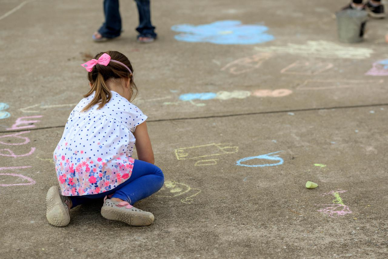 child sidewalk chalk 