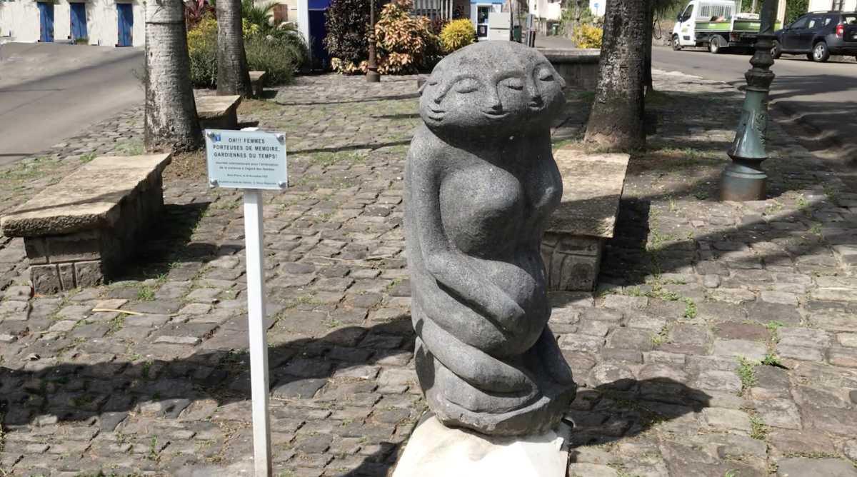 1.Le Marché du Mouillage 1.Le Marché du Mouillage