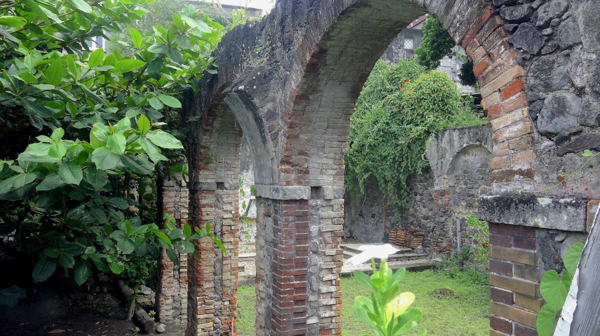2. L’Asile des Vieillards de Bethléem & la Tombe de l’Abbé Gosse 2. L’Asile des Vieillards de Bethléem & la Tombe de l’Abbé Gosse