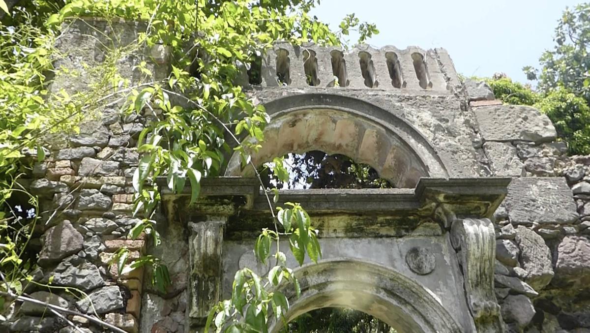 5. La Chapelle & les Jardins de l’Évêché 5. La Chapelle & les Jardins de l’Évêché
