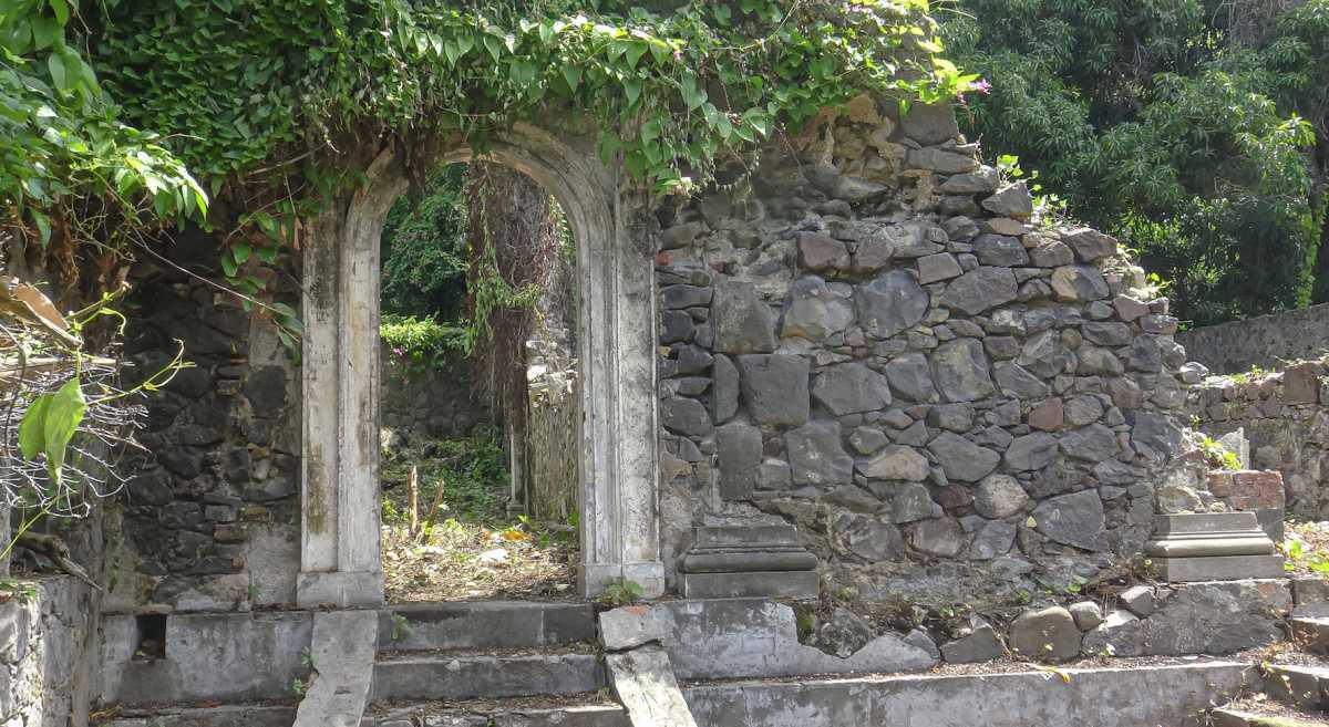 5. La Chapelle & les Jardins de l’Évêché 5. La Chapelle & les Jardins de l’Évêché