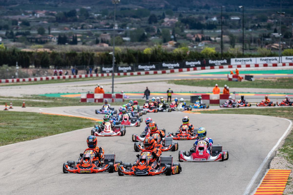 El viento complica las mangas clasificatorias de sábado en Motorland Aragón El viento complica las mangas clasificatorias de sábado en Motorland Aragón
