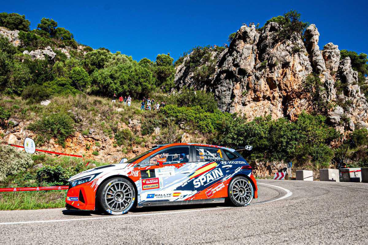 Pepe López da el título de marcas a Hyundai y amplía su liderato en el S-CER Pepe López da el título de marcas a Hyundai y amplía su liderato en el S-CER