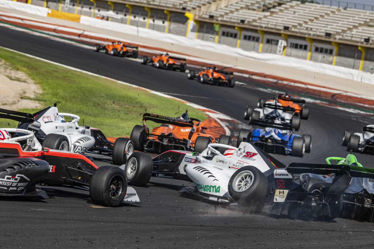 El NAPA Racing Weekend más internacional visita el Circuit El NAPA Racing Weekend más internacional visita el Circuit