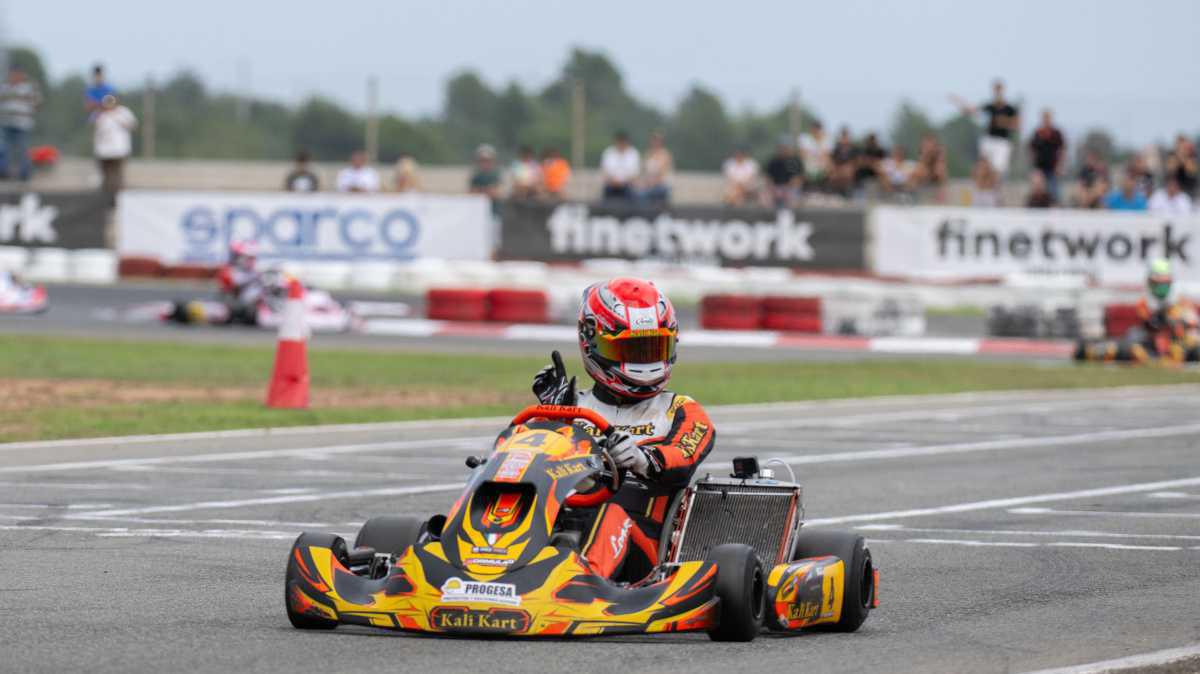 Los campeones del CEK Finetwork 2024 se coronan en Chiva con emoción hasta el final Los campeones del CEK Finetwork 2024 se coronan en Chiva con emoción hasta el final