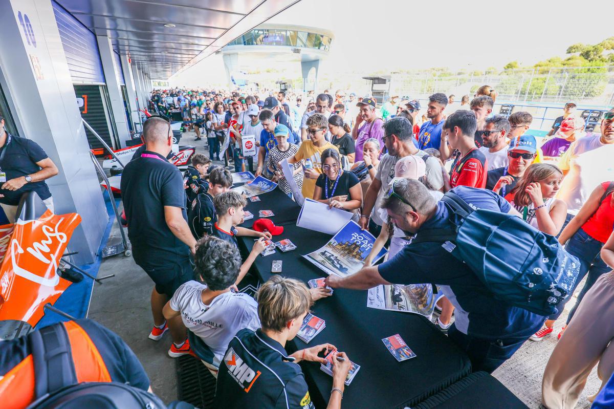 ¡El NAPA Racing Weekend logra su cifra récord de Andalucía con quince mil visitantes entregados a la mejor competición de circuitos! ¡El NAPA Racing Weekend logra su cifra récord de Andalucía con quince mil visitantes entregados a la mejor competición de circuitos!