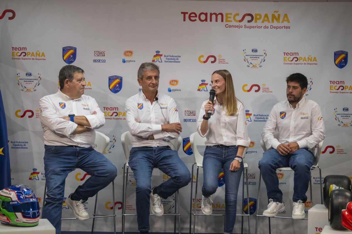 La Selección calienta motores en el CSD La Selección calienta motores en el CSD