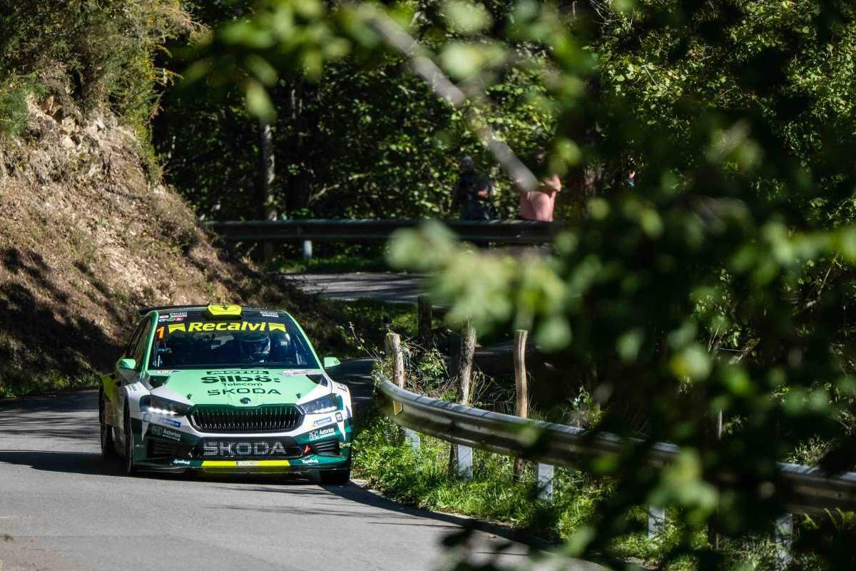 'Cohete' Suárez se reencuentra con la victoria y el liderato en Llanes 'Cohete' Suárez se reencuentra con la victoria y el liderato en Llanes