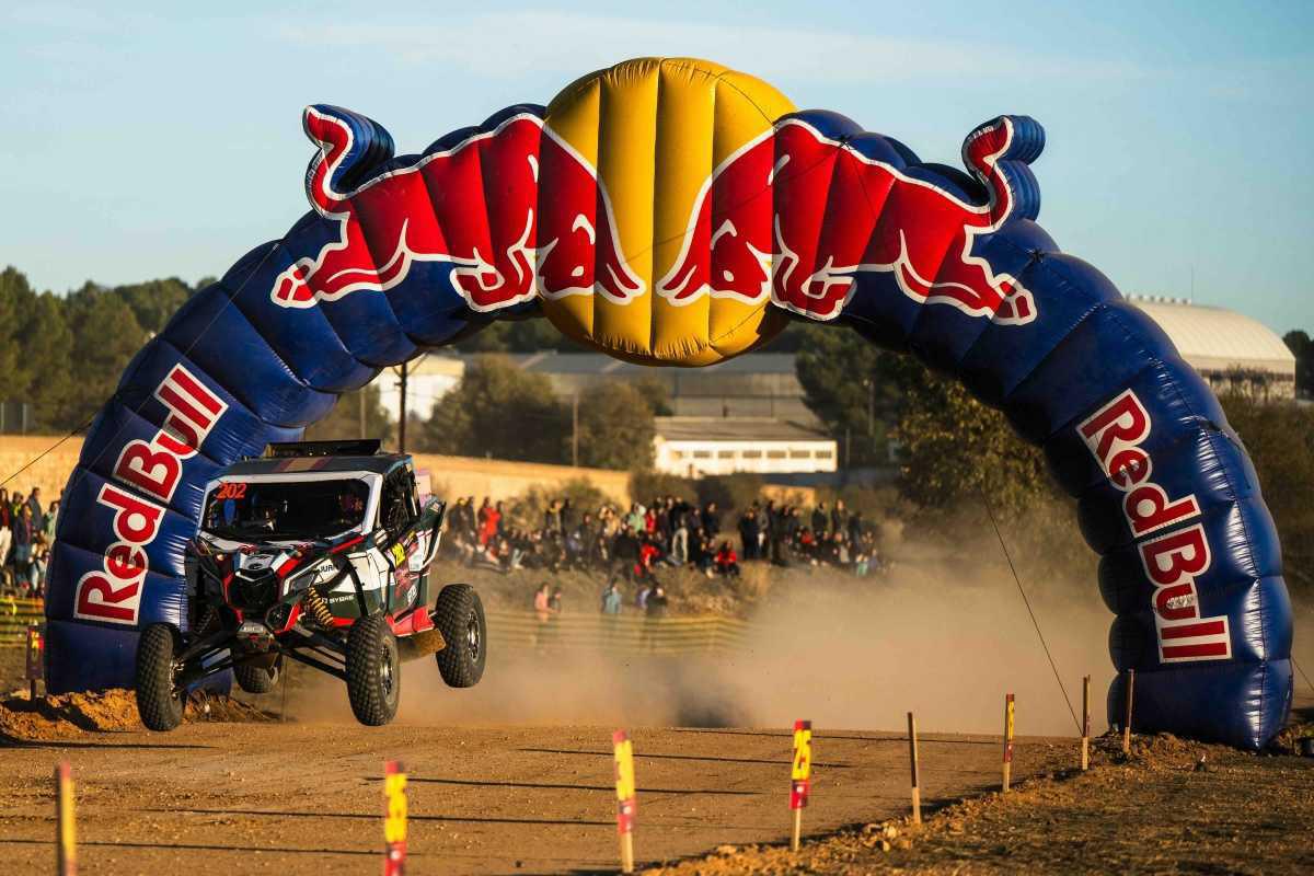 Victorias de 'Cohete' Suárez y Miquel Prat en la Carrera Campeones S-CER & CERTT GT2i Victorias de 'Cohete' Suárez y Miquel Prat en la Carrera Campeones S-CER & CERTT GT2i