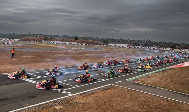 Luchas al límite y diversidad de ganadores para cerrar el fin de semana de karting en Chiva