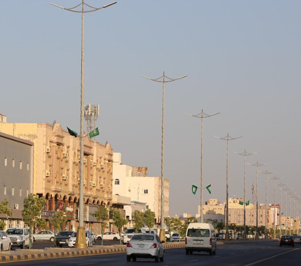 شوارع ينبع مزينة بالأعلام والأنوار الخضراء بمناسبة اليوم الوطني