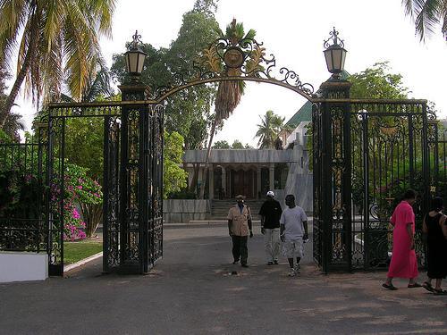 PHOTOS : A la découverte du Palais de feu Djily Mbaye : Le cossu repaire du défunt milliardaire lougatois