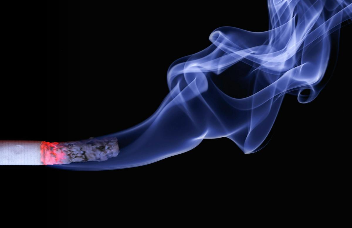 Recul de la consommation mondiale de tabac, hausse de la vapotage chez les adolescents : rapport de l'OMS