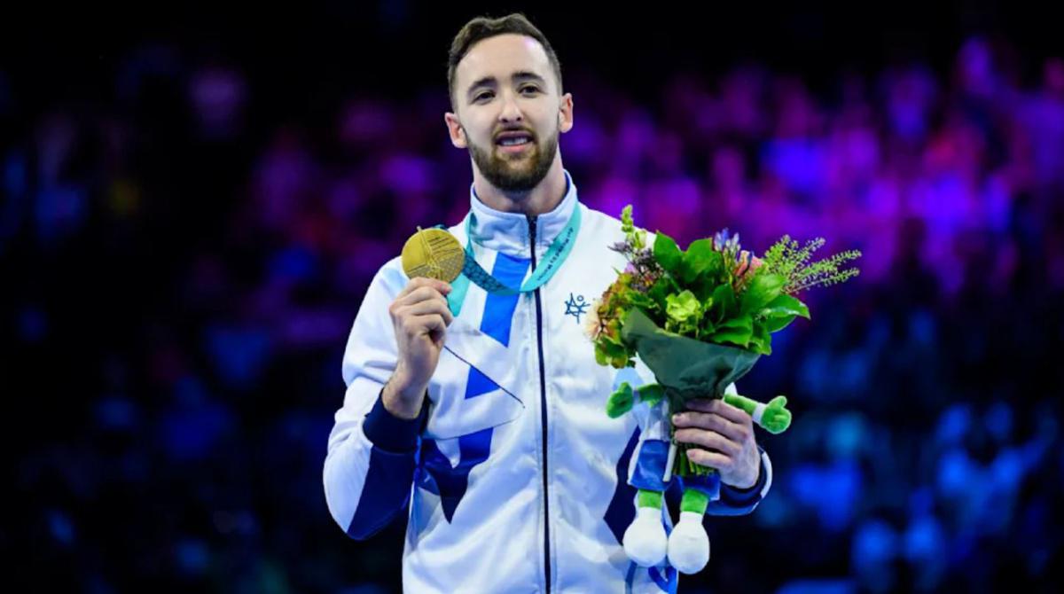 Le gymnaste israélien Artem Dolgopyat a mis en vente une médaille aux championnats du monde pour aider les victimes des militants du Hamas