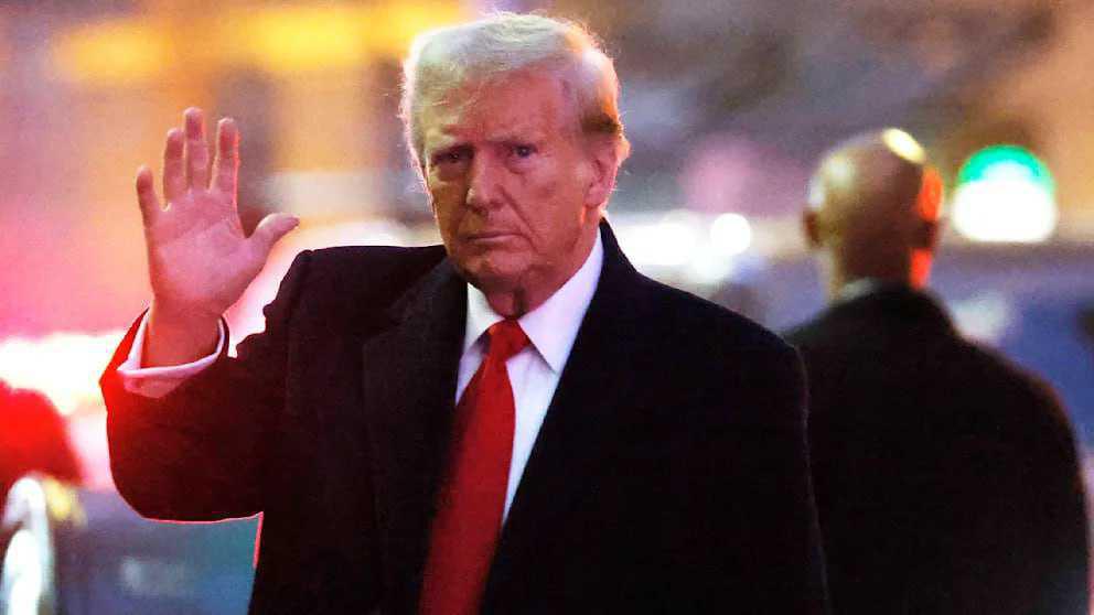 Des photos de Donald Trump suscitent des rumeurs sur sa santé Des photos de Donald Trump suscitent des rumeurs sur sa santé