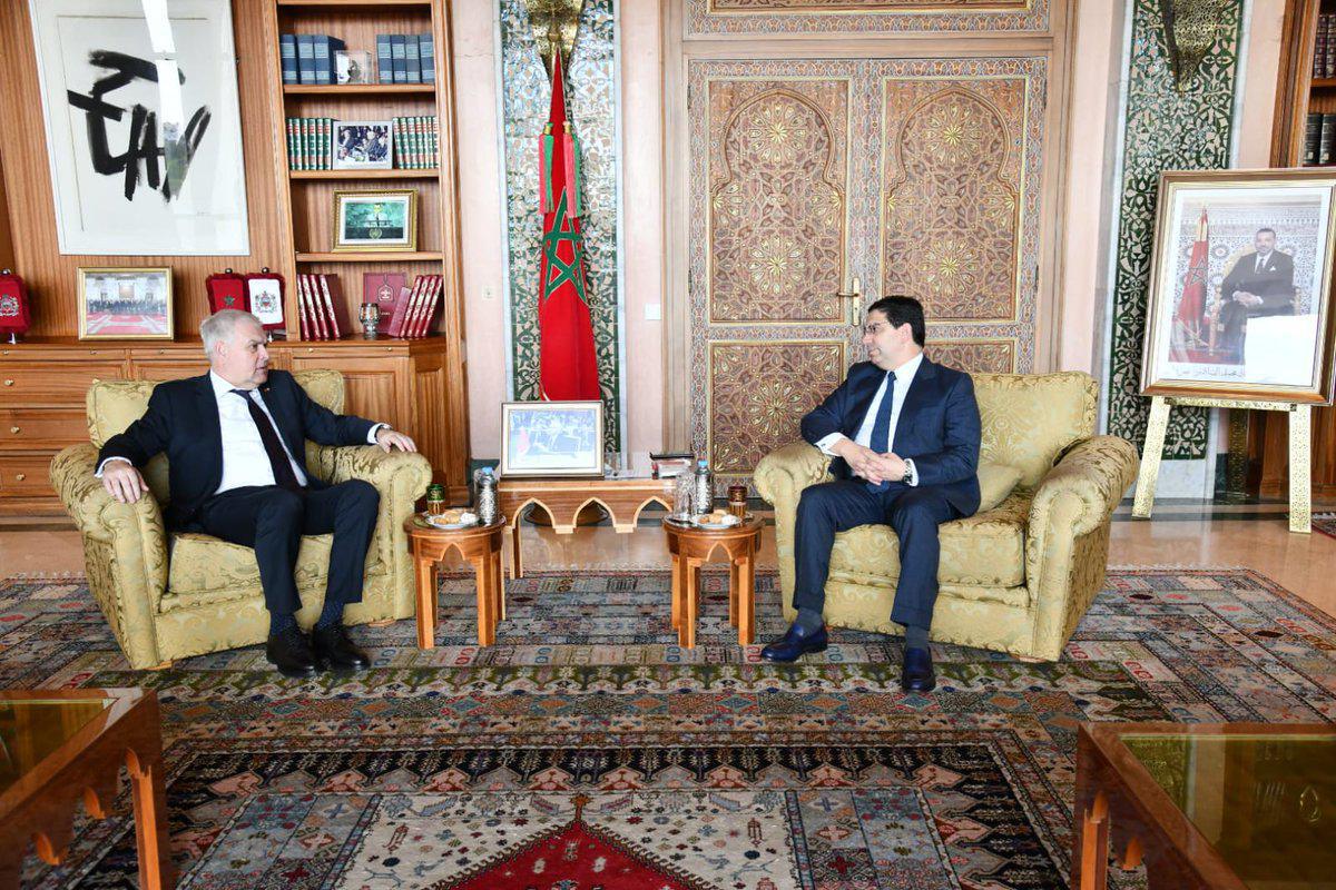 Le ministre Nasser Bourita a reçu, aujourd'hui à Rabat, le ministre de la Défense nationale de Roumanie, le Sr. Angel Tîlvăr.