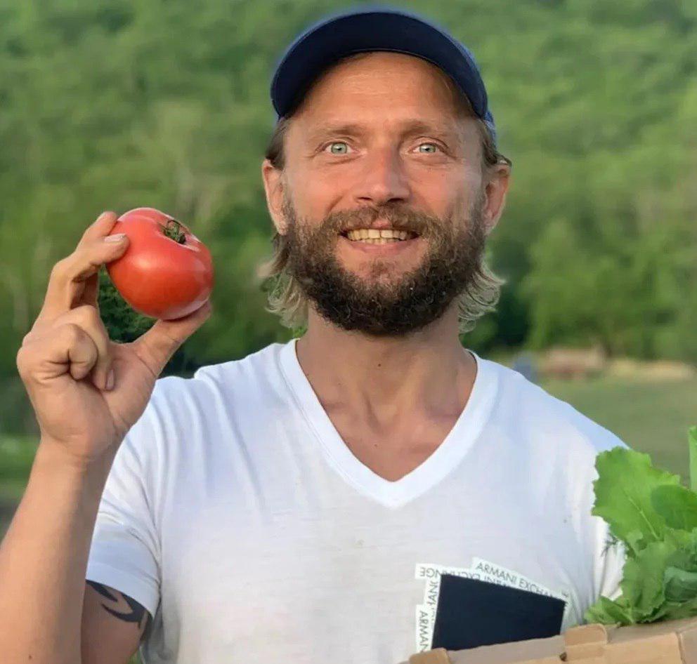 Un blogueur russe spécialisé dans les aliments crus a affamé son fils nouveau-né Un blogueur russe spécialisé dans les aliments crus a affamé son fils nouveau-né