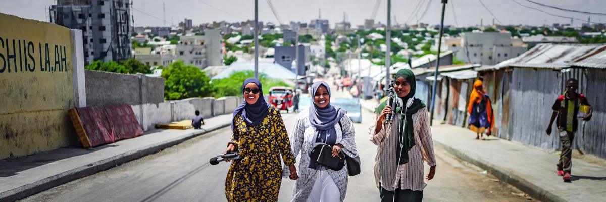 L'équipe de presse féminine somalienne Bilan remporte le prestigieux prix One World Media Press Freedom 2024 L'équipe de presse féminine somalienne Bilan remporte le prestigieux prix One World Media Press Freedom 2024