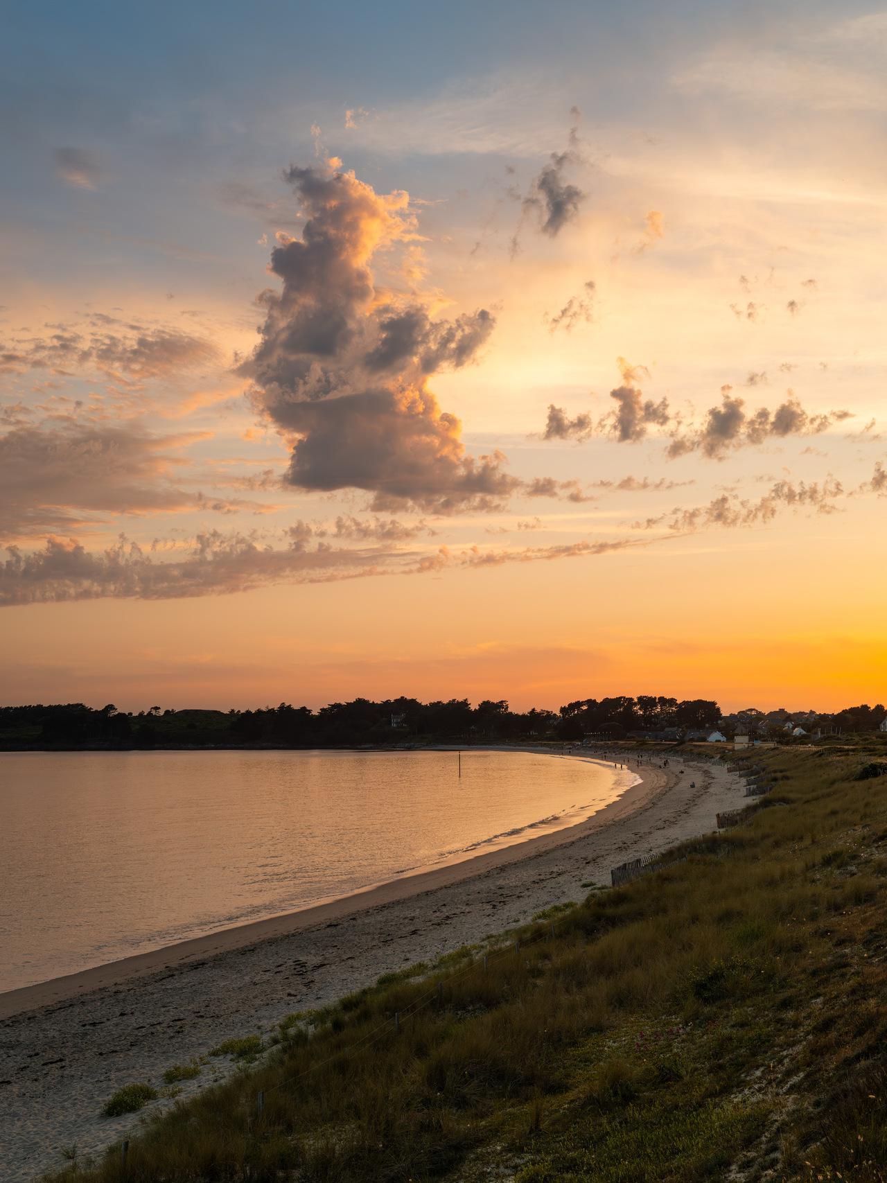 Plage bretonne et son nuage